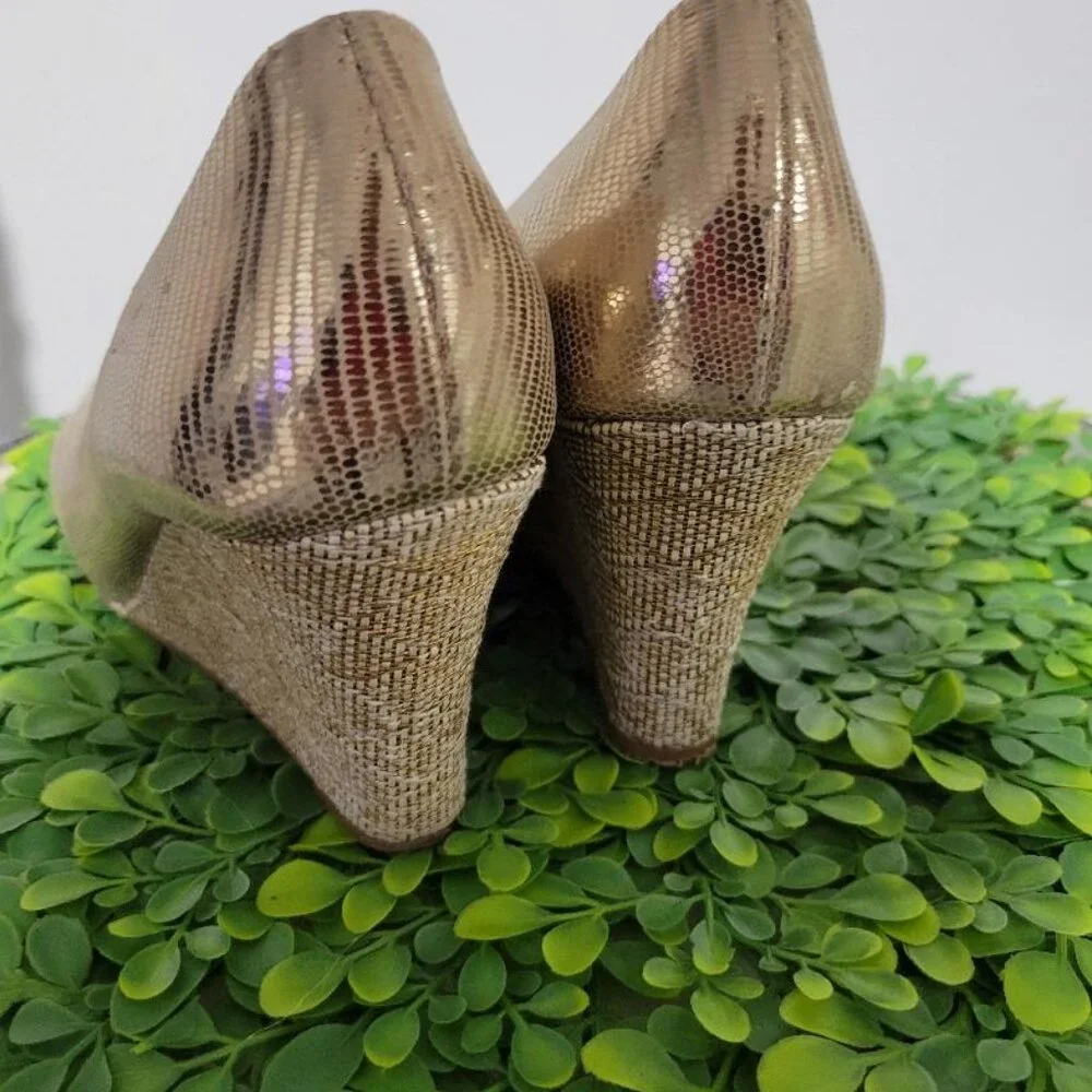 Lilly Pulitzer Gold Wedge Peep Toe Women's Shoes Sz 7.5 MSRP $ 148